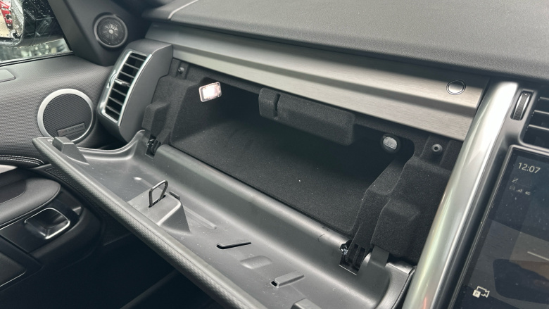 Land Rover Discovery 3.0 D350 Dynamic SE 5dr Auto Diesel Station Wagon